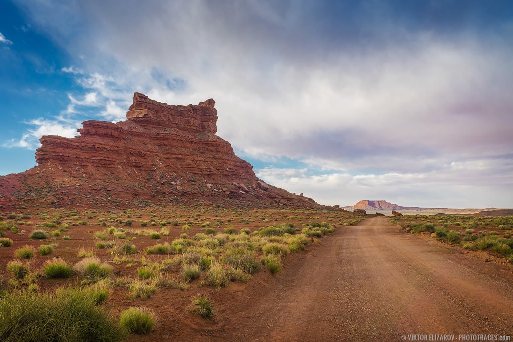 Valley of the Gods Dirt Road (gravel and clay)