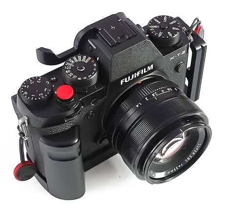 Fujifilm XT2 camera with Fujinon 35mm f/1.4 (nifty fifty)