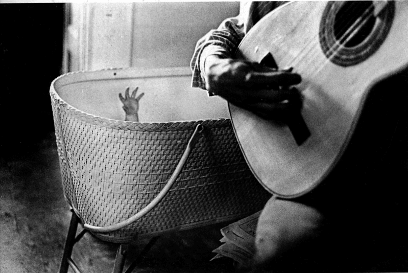 Famous Modern Photographers:  Ralph Gibson. Photo 2