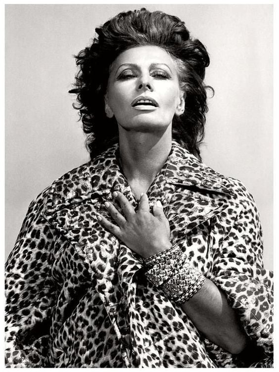 Famous Portrait Photographer- Helmut Newton. Photo 1